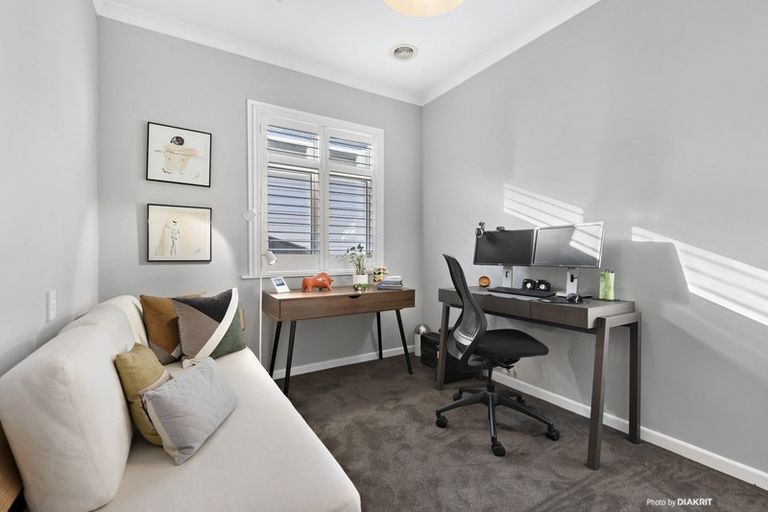 Photo of property in 17 Palm Avenue, Lyall Bay, Wellington, 6022