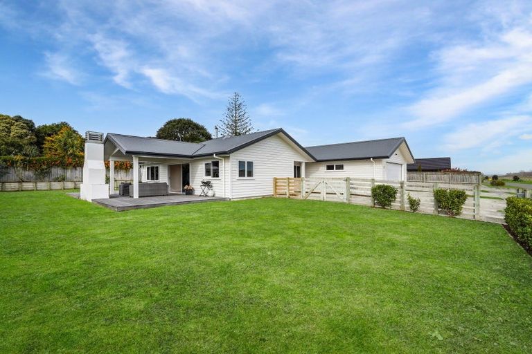Photo of property in 17 Pohutukawa Drive, Eskdale, Napier, 4182