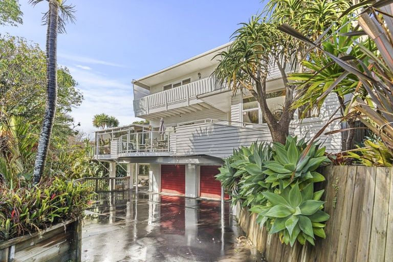 Photo of property in 105 Vivian Street, New Plymouth, 4310