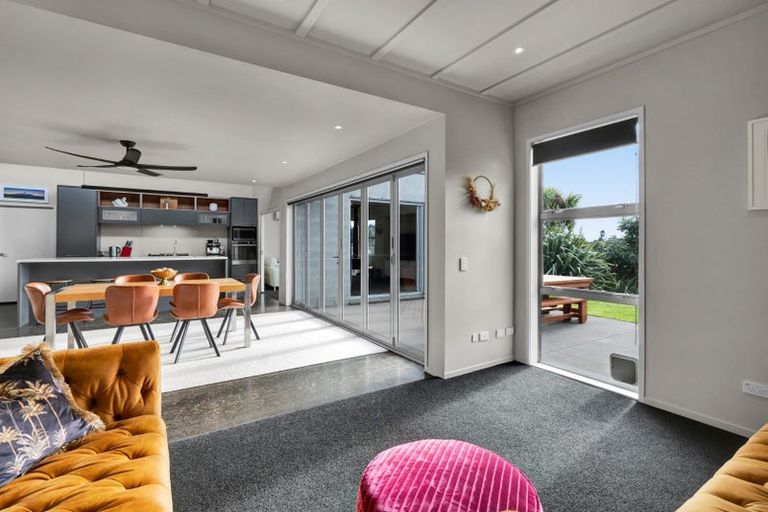 Photo of property in 61 Karamea Street, Whalers Gate, New Plymouth, 4310