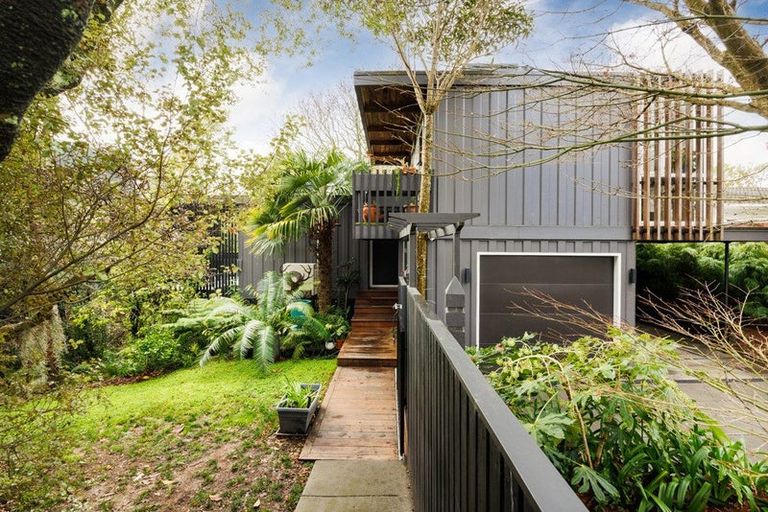 Photo of property in 161 Victoria Avenue, Hokowhitu, Palmerston North, 4410