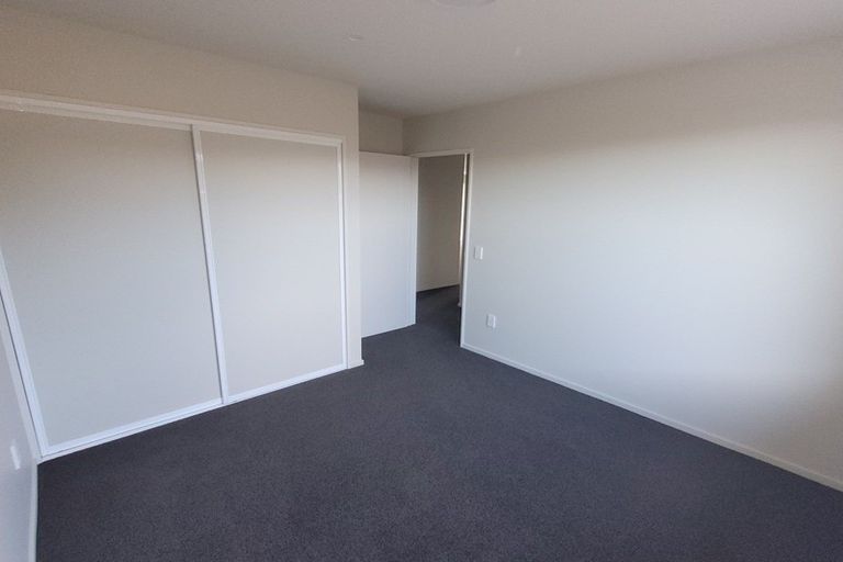 Photo of property in 1 Mccahon Drive, Rangiora, 7400