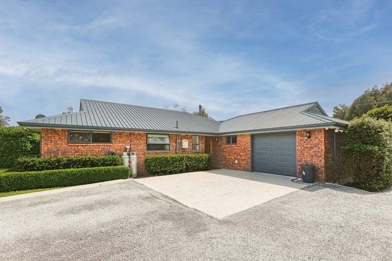 Photo of property in 11 Victoria Road, Westport, 7892