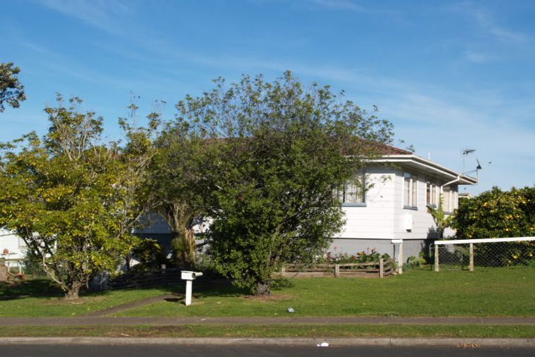 Photo of property in 42 Garus Avenue, Mangere East, Auckland, 2024