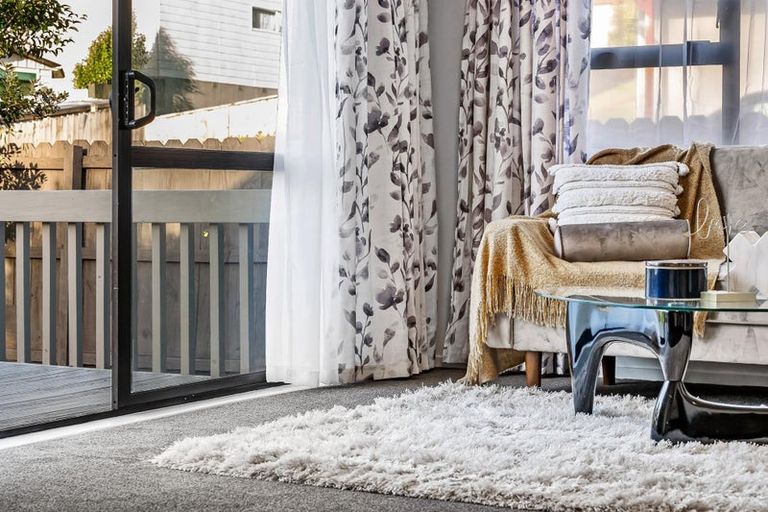 Photo of property in 1/36 Borich Road, Sunnyvale, Auckland, 0612