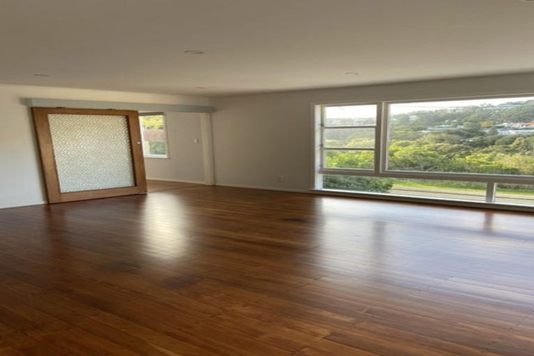 Photo of property in 105 Churchill Drive, Crofton Downs, Wellington, 6035