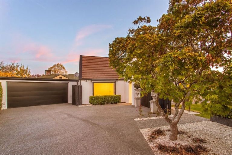 Photo of property in 2/2 Wairarapa Terrace, Merivale, Christchurch, 8014