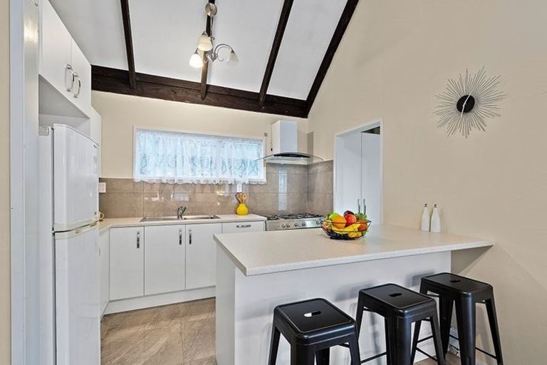 Photo of property in 6 Cyclarama Crescent, Massey, Auckland, 0614