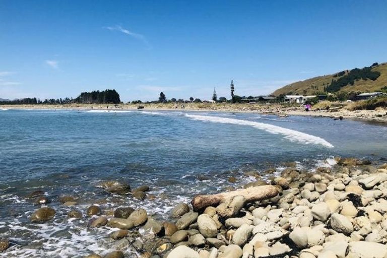 Photo of property in 13 Pukenui Drive, Mahia, 4198
