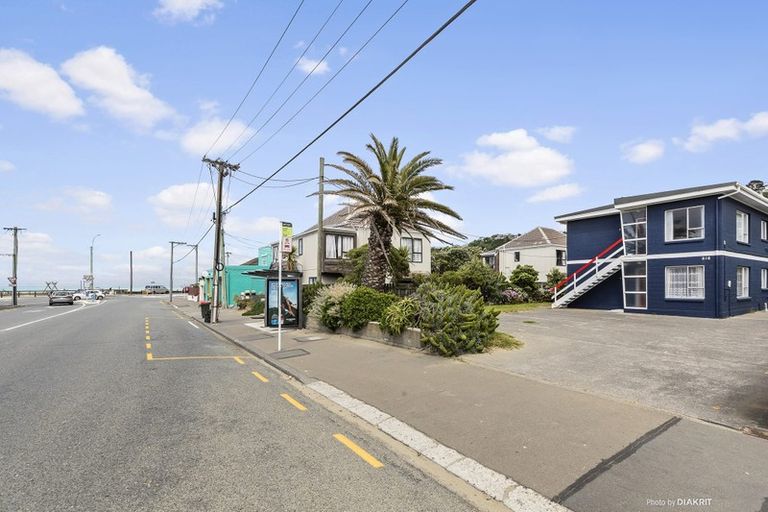 Photo of property in 218u1 Onepu Road, Lyall Bay, Wellington, 6022