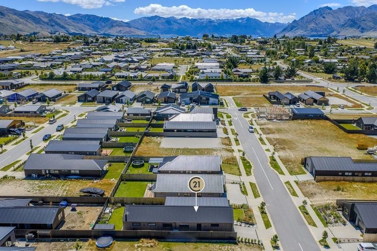Photo of property in 16 Guthrie Street, Lake Hawea, 9382