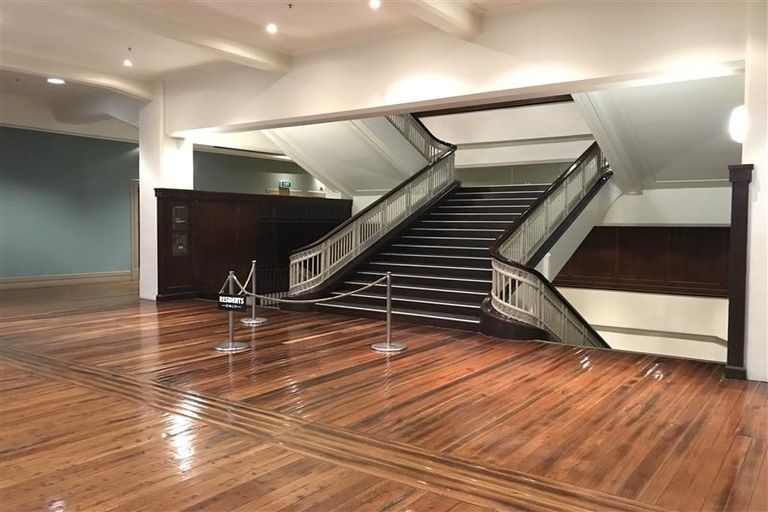 Photo of property in 2/318 Sunset Road, Unsworth Heights, Auckland, 0632