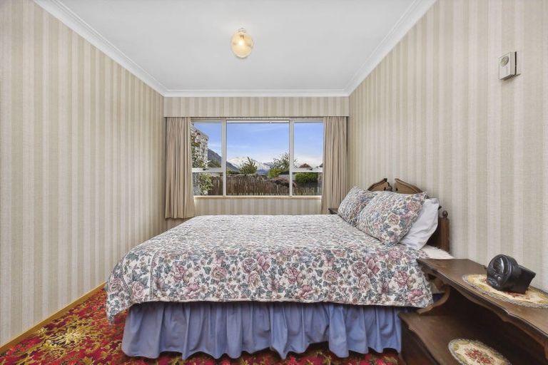 Photo of property in 27 Hunter Crescent, Wanaka, 9305