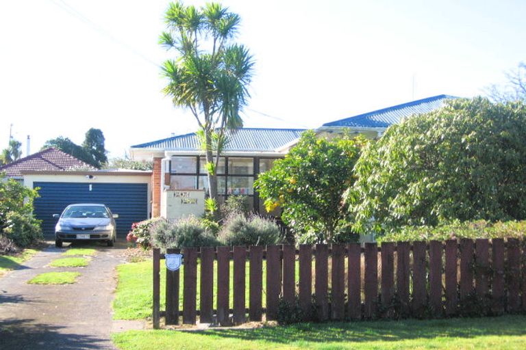 Photo of property in 37 Halberg Street, Papakura, 2110