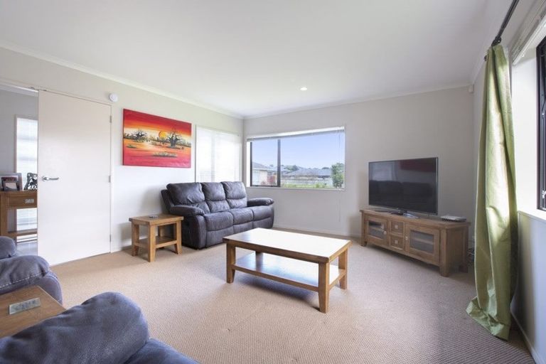 Photo of property in 5 Puketi Lane, Waiuku, 2123