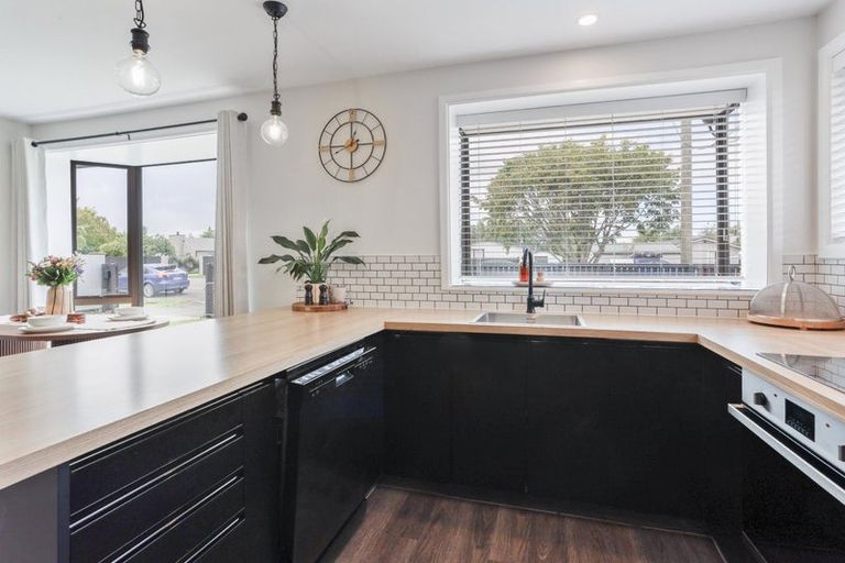 Photo of property in 13 East Belt, Rangiora, 7400