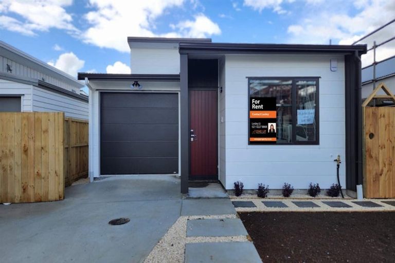 Photo of property in 28 John Gray Street, Papakura, 2110
