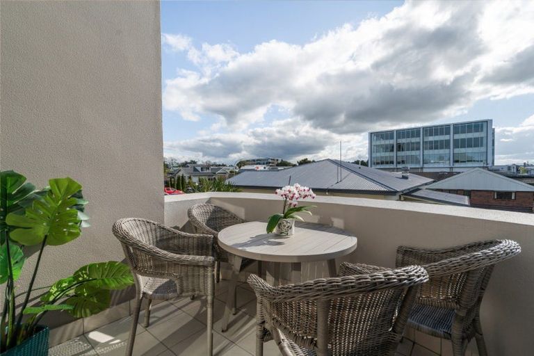 Photo of property in 4/29 Third Avenue, Tauranga, 3110
