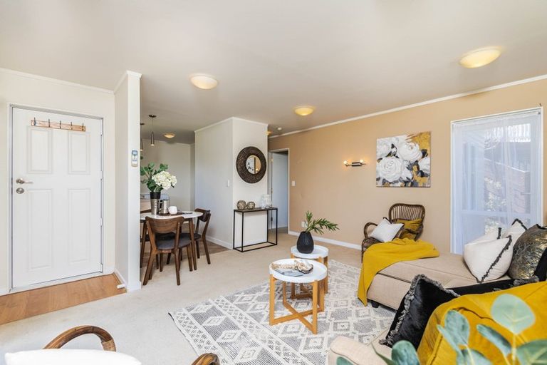 Photo of property in 29 Oakleigh Street, Maungaraki, Lower Hutt, 5010