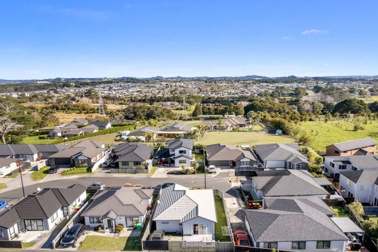 Photo of property in 8 Verdot Close, Kumeu, 0810
