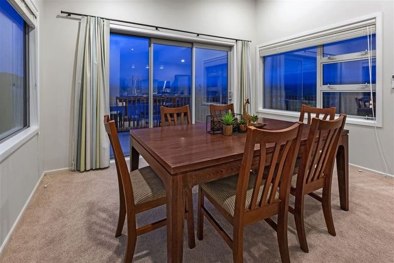 Photo of property in 20 Madeira Close, Whitby, Porirua, 5024