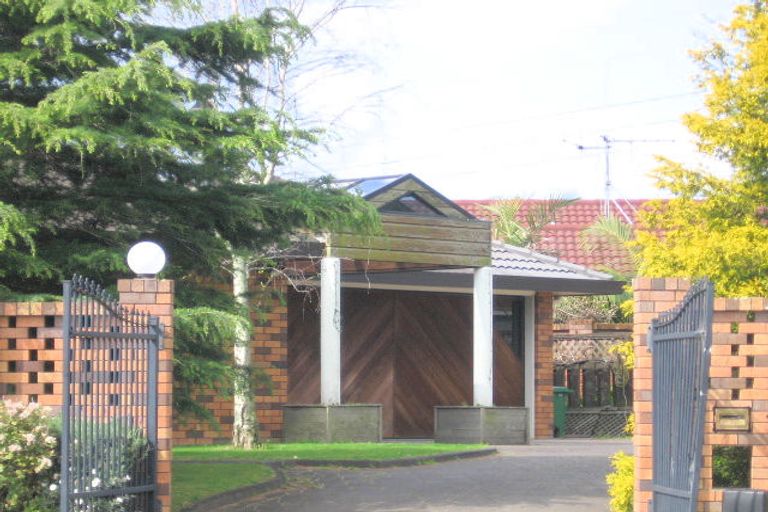 Photo of property in 16 Claridge Place, Mount Maunganui, 3116