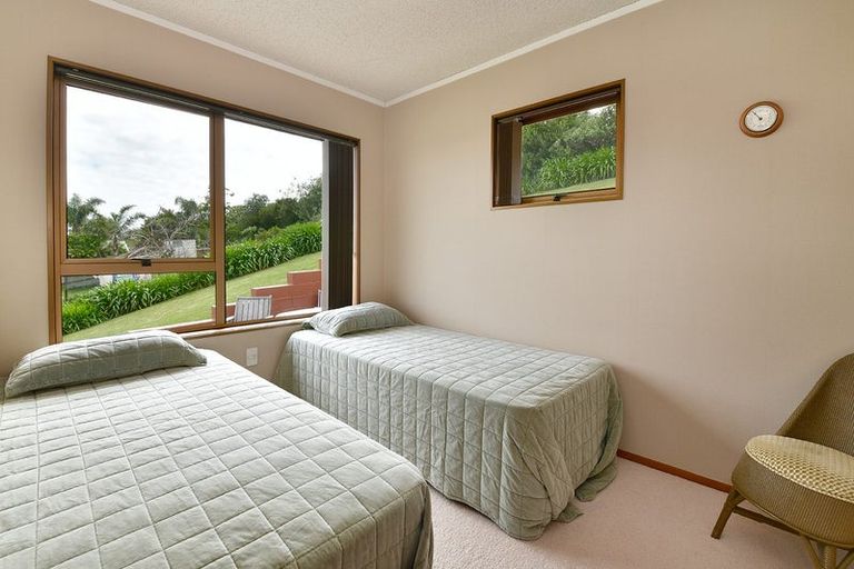 Photo of property in 16 Kaipara Crescent, Helensville, 0800