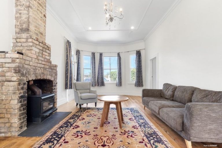 Photo of property in 115 Princes Street, Pukekohe, 2120