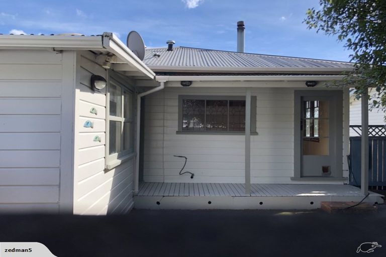 Photo of property in 19 Tahunanui Drive, Tahunanui, Nelson, 7011