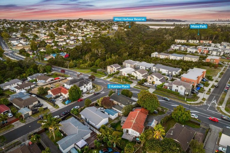 Photo of property in 2 Katrina Place, Massey, Auckland, 0614