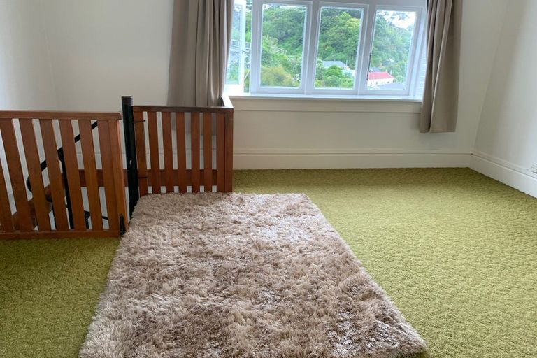 Photo of property in 75 Todman Street, Brooklyn, Wellington, 6021