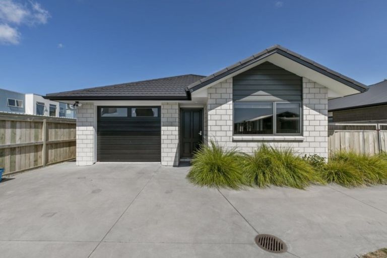 Photo of property in 58 Marion Crescent, Papamoa Beach, Papamoa, 3118