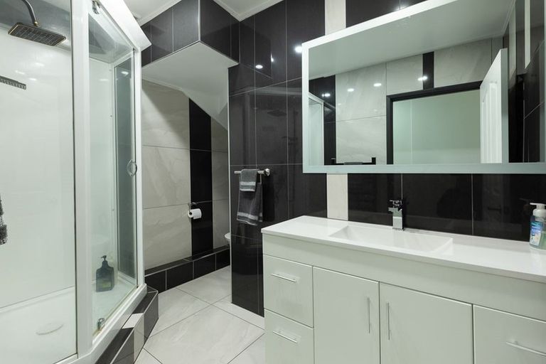 Photo of property in 44 Coroglen Avenue, Birkenhead, Auckland, 0626