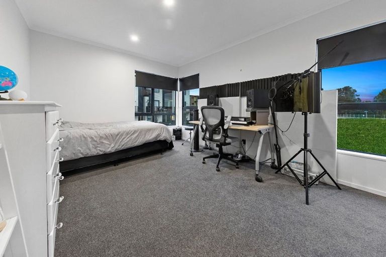 Photo of property in 2 Shortfin Place, Flat Bush, Auckland, 2019