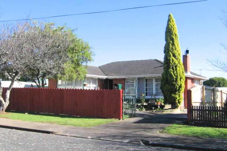 Photo of property in 25 Crown Crescent, Otara, Auckland, 2023