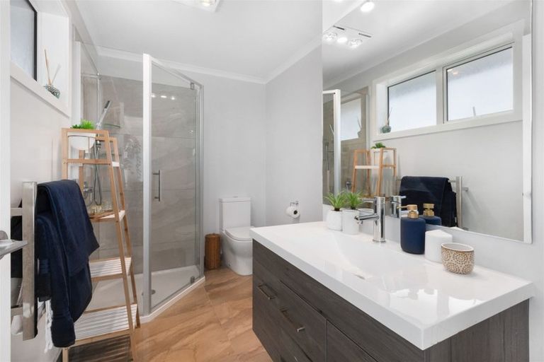 Photo of property in 11 Rotorua Grove, Aotea, Porirua, 5024