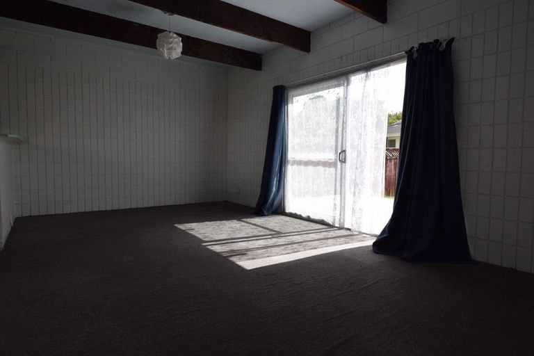 Photo of property in 1/21 Reynella Drive, Massey, Auckland, 0614