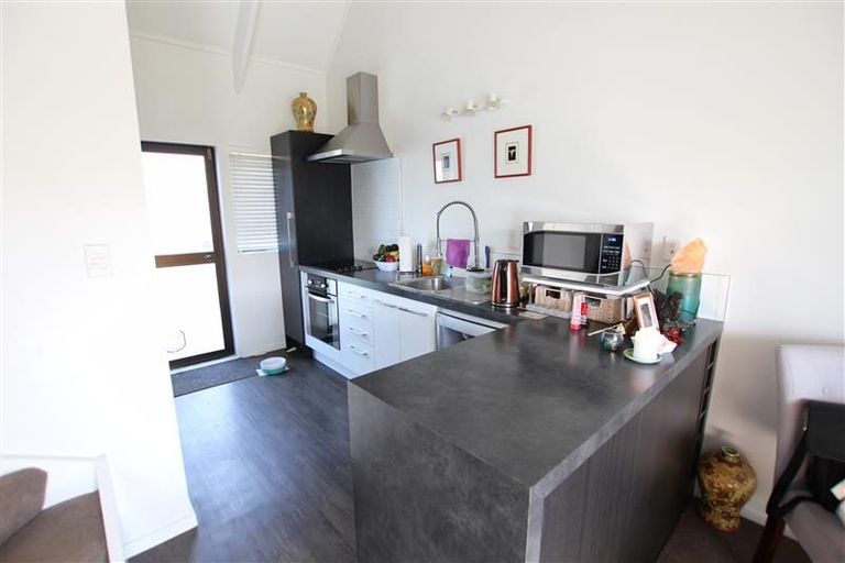 Photo of property in 16/58 Manuroa Road, Takanini, 2112