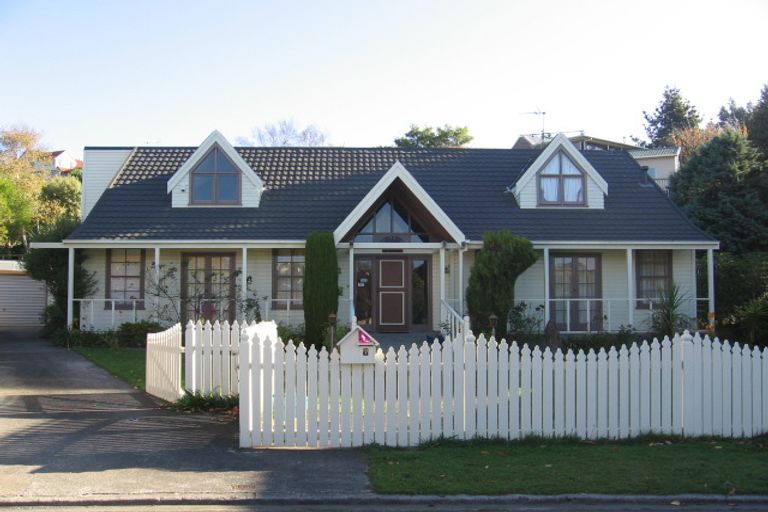 Photo of property in 7 Burbank Crescent, Churton Park, Wellington, 6037