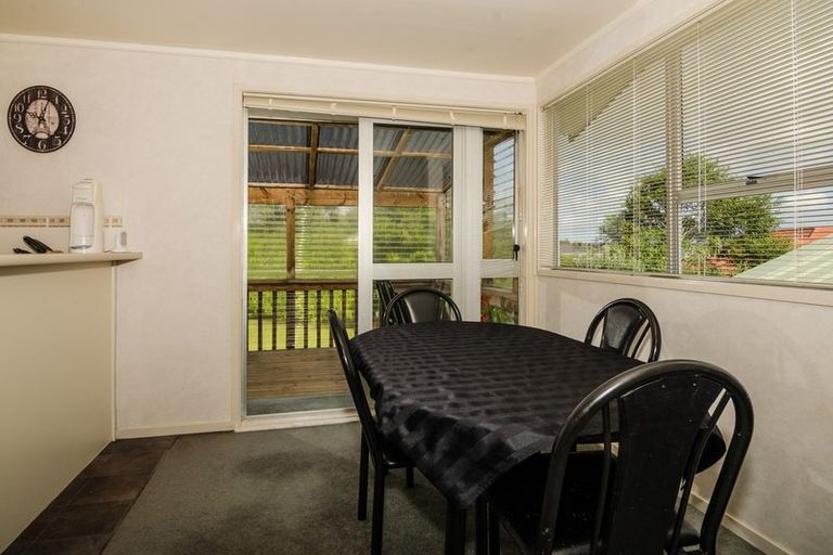 Photo of property in 17 Roick Parade, Glen Eden, Auckland, 0602