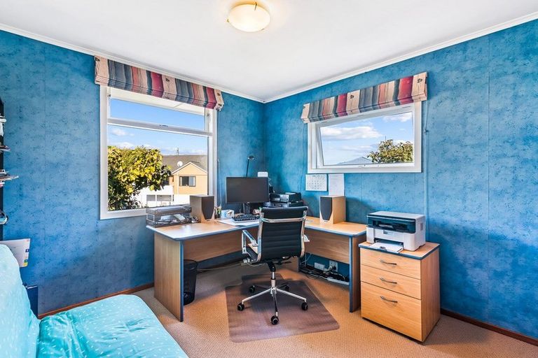 Photo of property in 18 Rua Road, Paraparaumu Beach, Paraparaumu, 5032