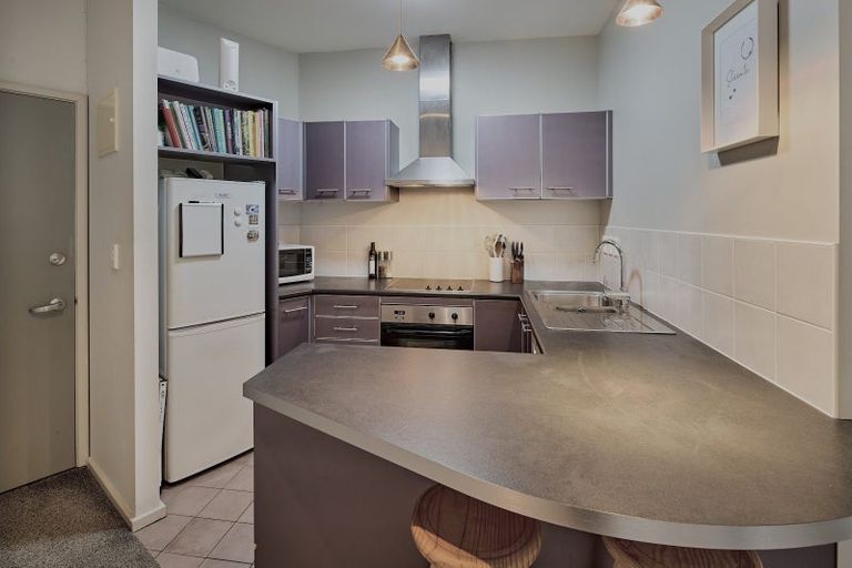 Photo of property in Stadium Garden Flats, 201/107 Thorndon Quay, Pipitea, Wellington, 6011