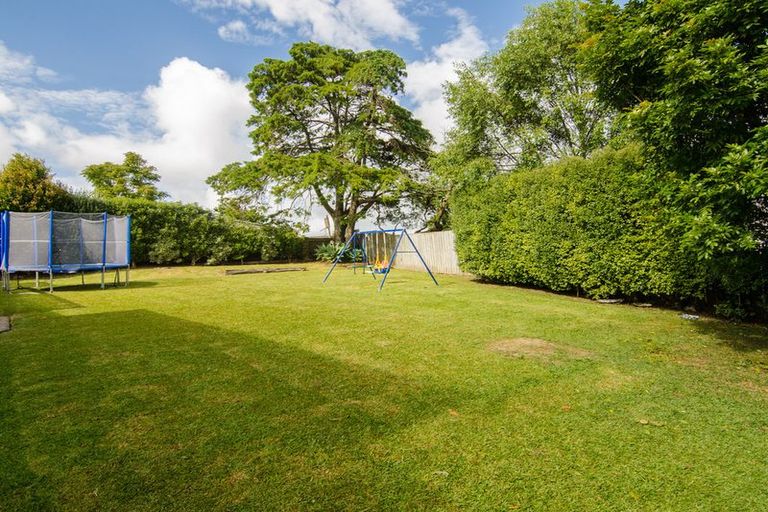 Photo of property in 17 Roick Parade, Glen Eden, Auckland, 0602