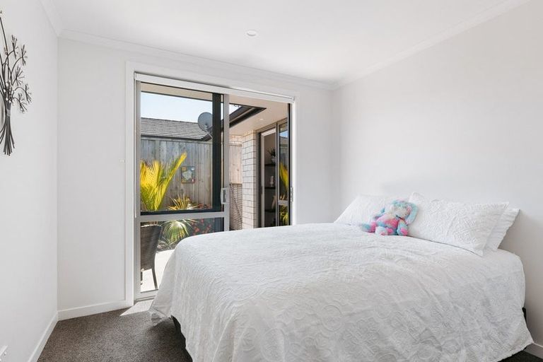 Photo of property in Waterview Estate, 11/4 Greystone Place, Omokoroa, 3114