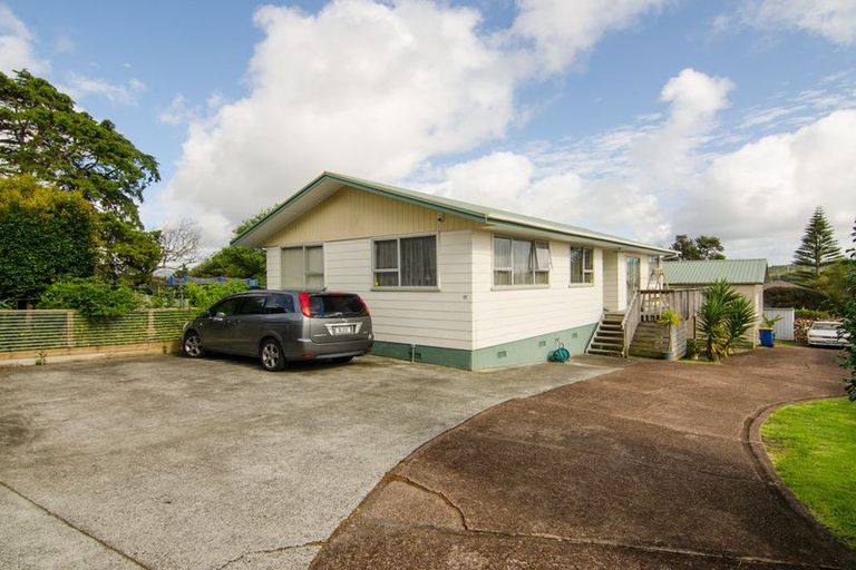 Photo of property in 17 Roick Parade, Glen Eden, Auckland, 0602