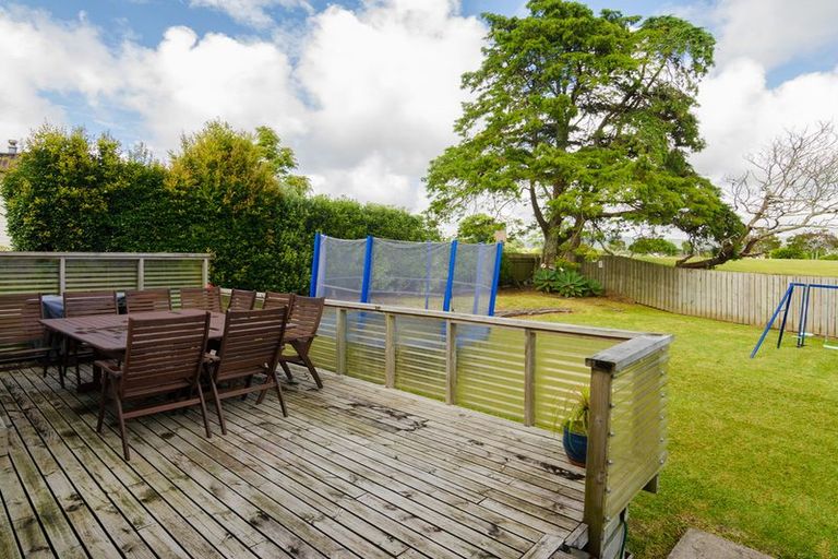 Photo of property in 17 Roick Parade, Glen Eden, Auckland, 0602