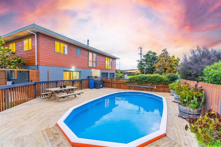 Photo of property in 191 Mazengarb Road, Paraparaumu, 5032