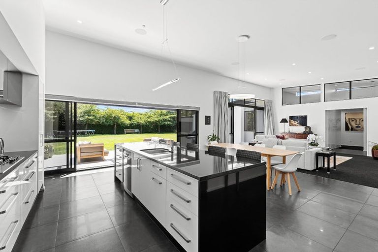 Photo of property in 7 Carnaby Close, St Albans, Christchurch, 8052