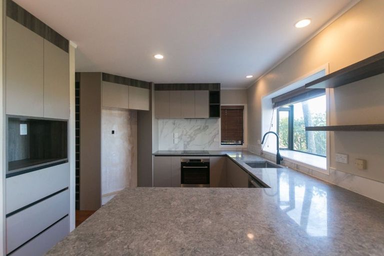 Photo of property in 3 Cairnbrae Court, Northcross, Auckland, 0632