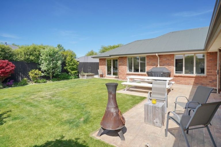 Photo of property in 10 Iti Place, Parklands, Christchurch, 8083